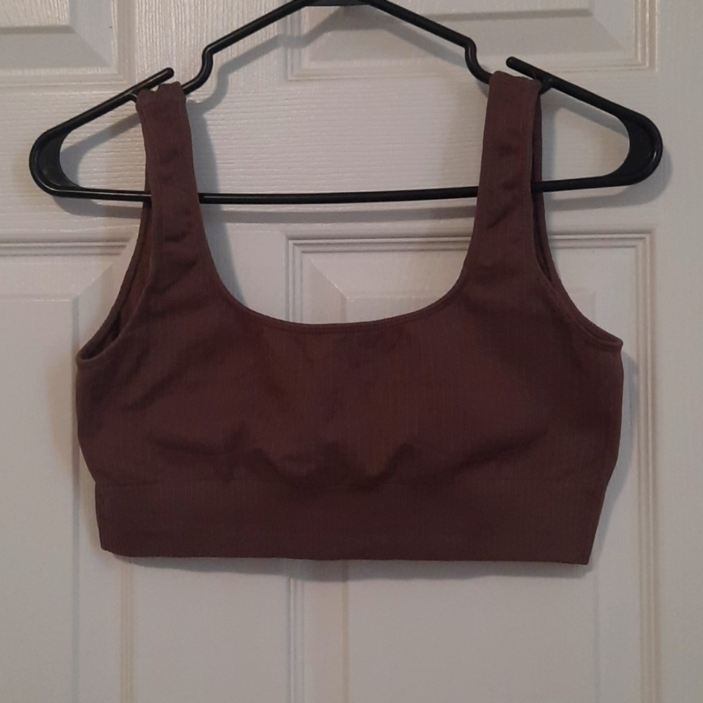 Pretty Little Thing Sport bra/top